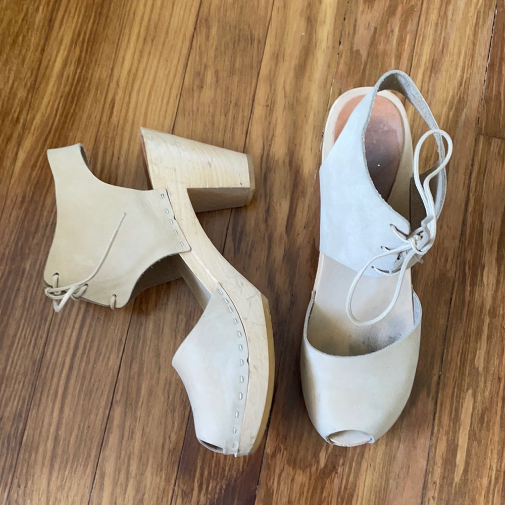 Bryr Clogs In Bone - image 1